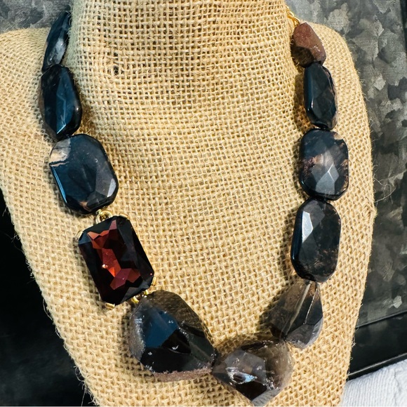 Oscar de la Renta Quartz & Raw Crystal Fashion Necklace Gold Tone Burgundy - Picture 1 of 6